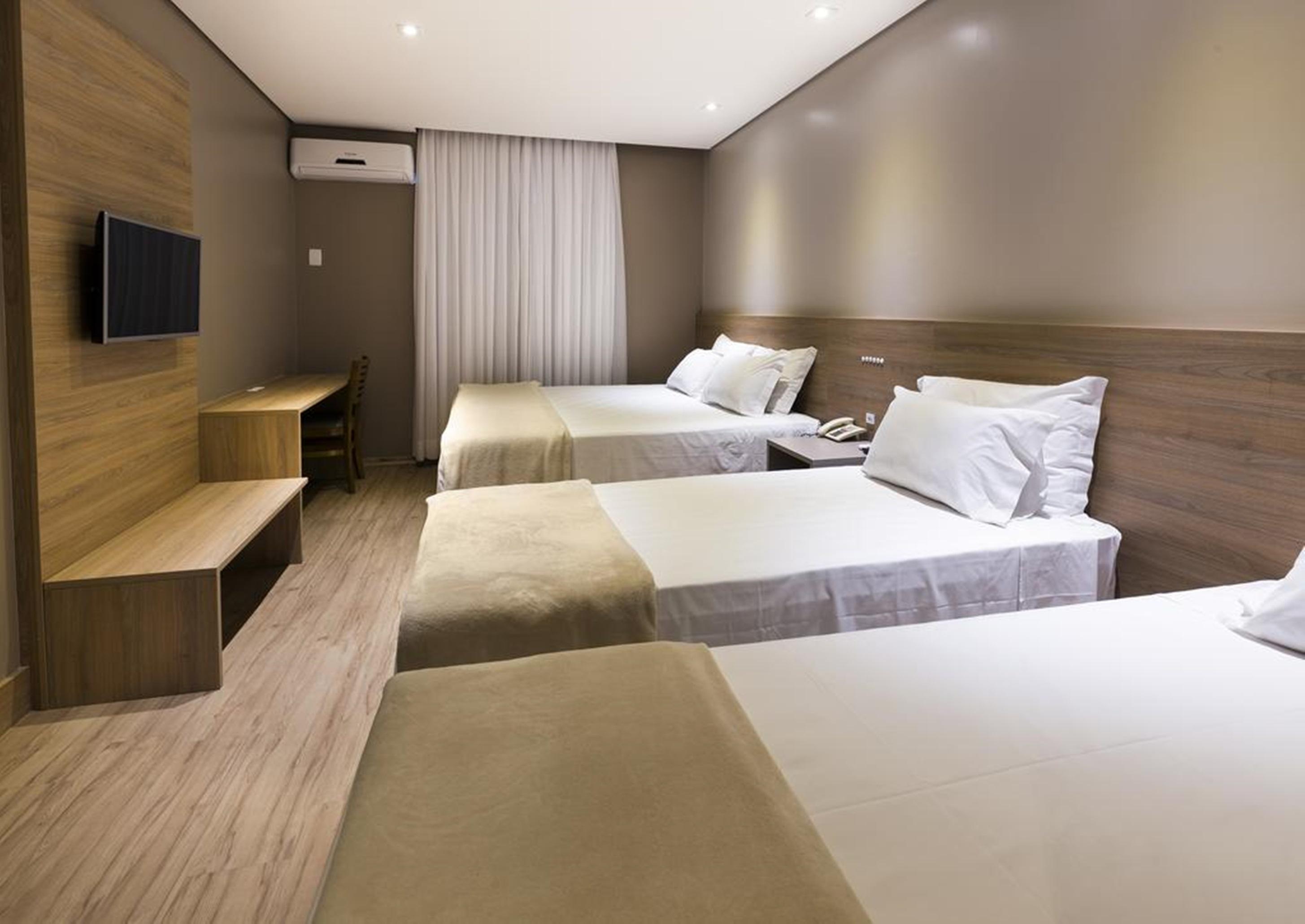 Plaza Camboriú 4*